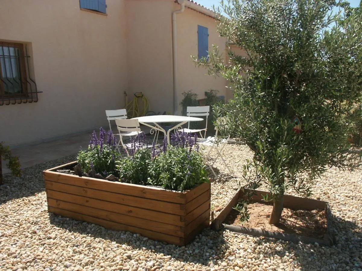 Hébergement de vacances Villa Domaine de la Marie dans le Luberon à Peypin-d'Aigues France
