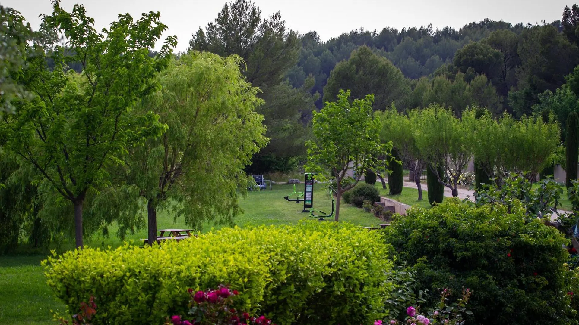 Villa Domaine de la Marie dans le Luberon à Peypin-d'Aigues 0*,