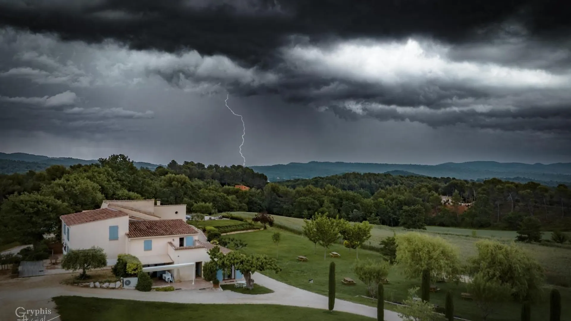 Villa Domaine de la Marie dans le Luberon à Peypin-d'Aigues France