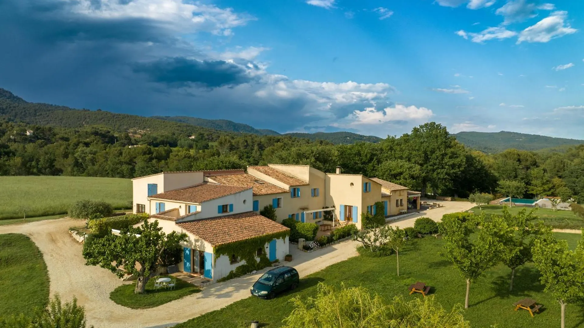 Villa Domaine de la Marie dans le Luberon à Peypin-d'Aigues Hébergement de vacances